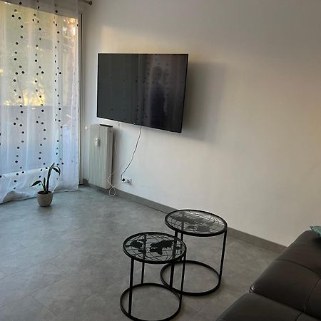 Chambre Avec Salle D'Eau Privee Dans Appartement Partage 200 M Du Tram Montpellier Exterior foto