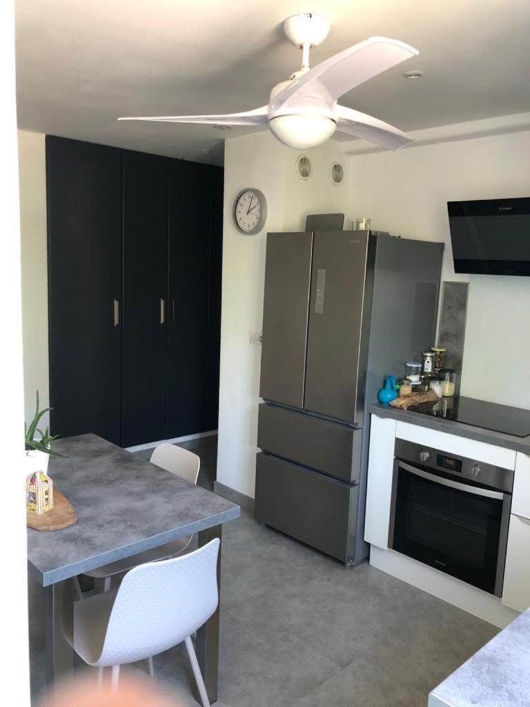 Chambre Avec Salle D'Eau Privee Dans Appartement Partage 200 M Du Tram Montpellier Exterior foto